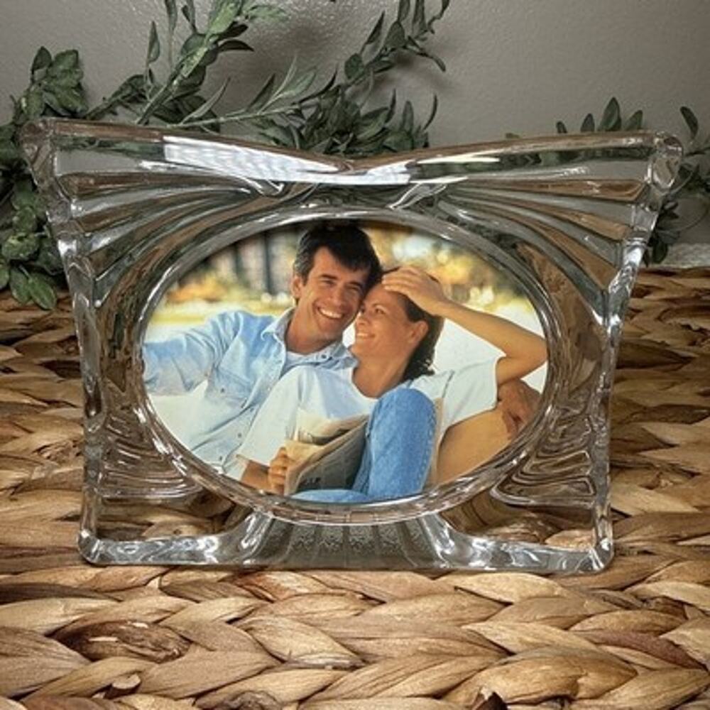 Mikasa Japan Essence Oval Wave Crystal Glass Photo Frame for 4.5"X 3" Vintage